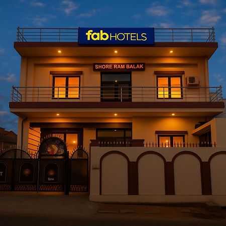 Fabexpress Awadh Inn - 400M From Shri Ram Janam Bhumi Ayodhya ภายนอก รูปภาพ