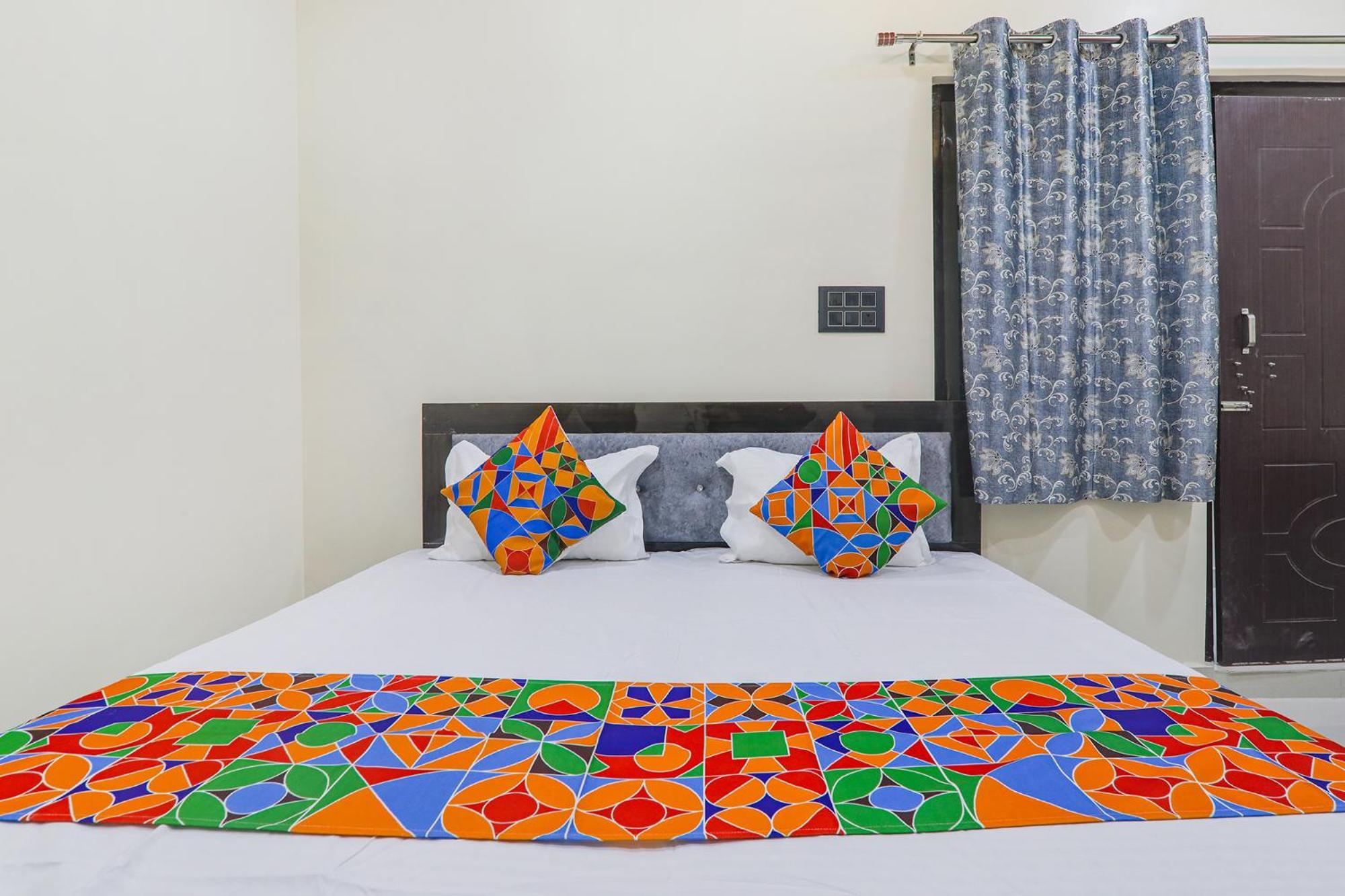 Fabexpress Awadh Inn - 400M From Shri Ram Janam Bhumi Ayodhya ภายนอก รูปภาพ