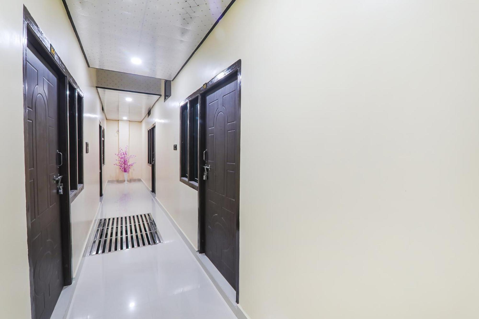 Fabexpress Awadh Inn - 400M From Shri Ram Janam Bhumi Ayodhya ภายนอก รูปภาพ